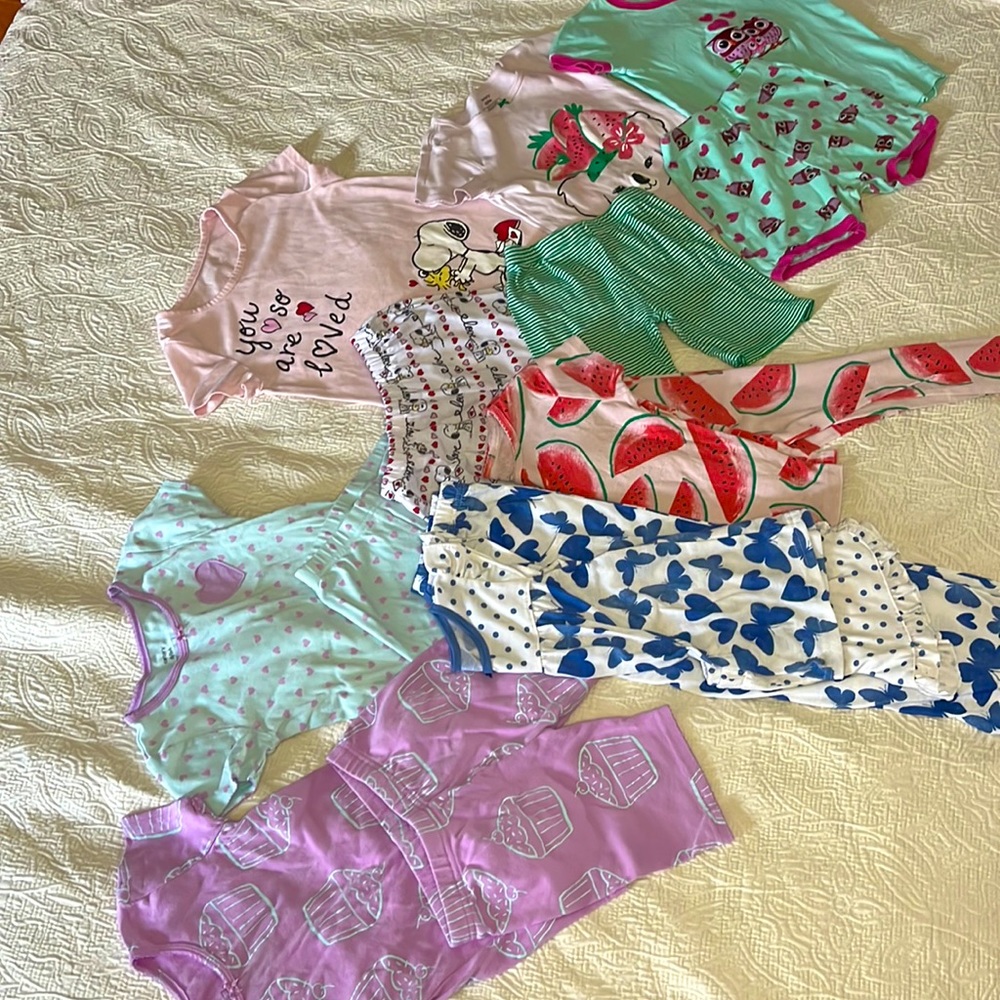 Lot of 7 size 6/6x pajamas; $15 for all